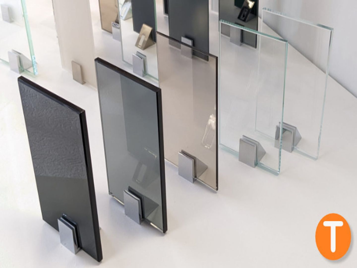 Puertas de vidrio a medida para realzar sus muebles