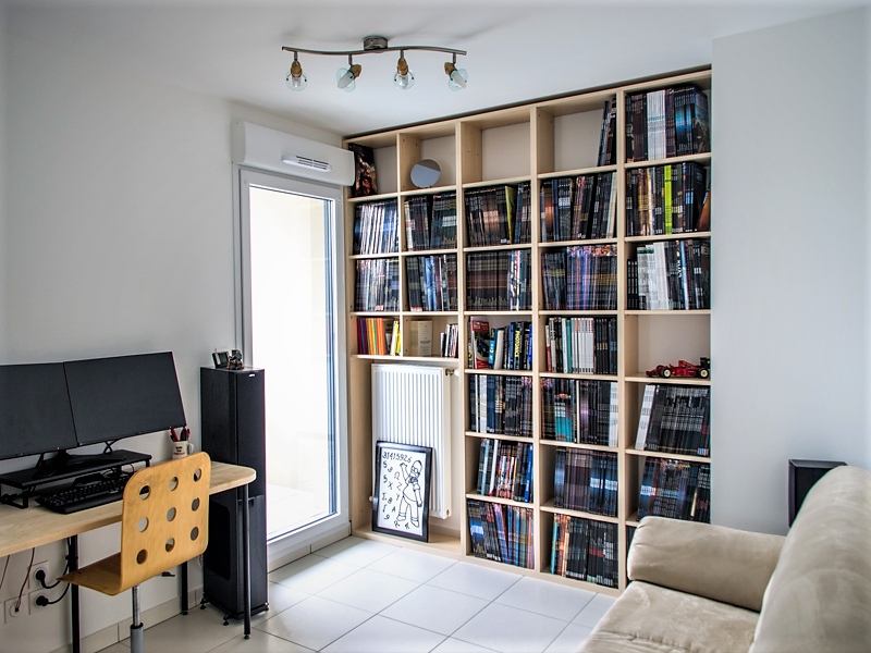 maßgefertigte eingebaute Bücherregal Wohnzimmer