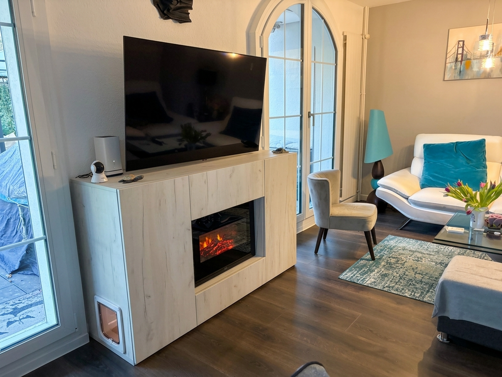 Meuble TV avec chatière intégrée et cheminée électrique - Vue 3