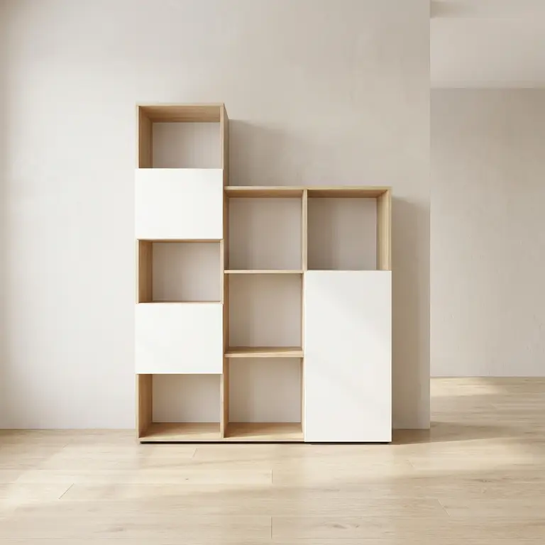 Bookcase of variable height with open and closed niches