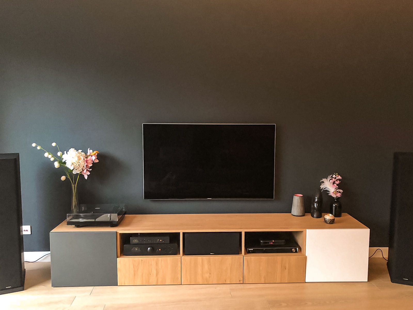 12 ideas for made-to-measure TV stands