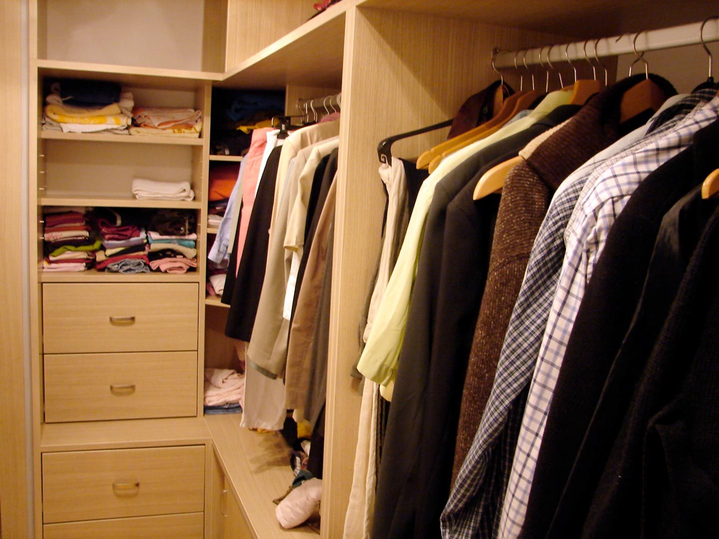 5 conseils pour aménager l’intérieur de son dressing de façon efficace