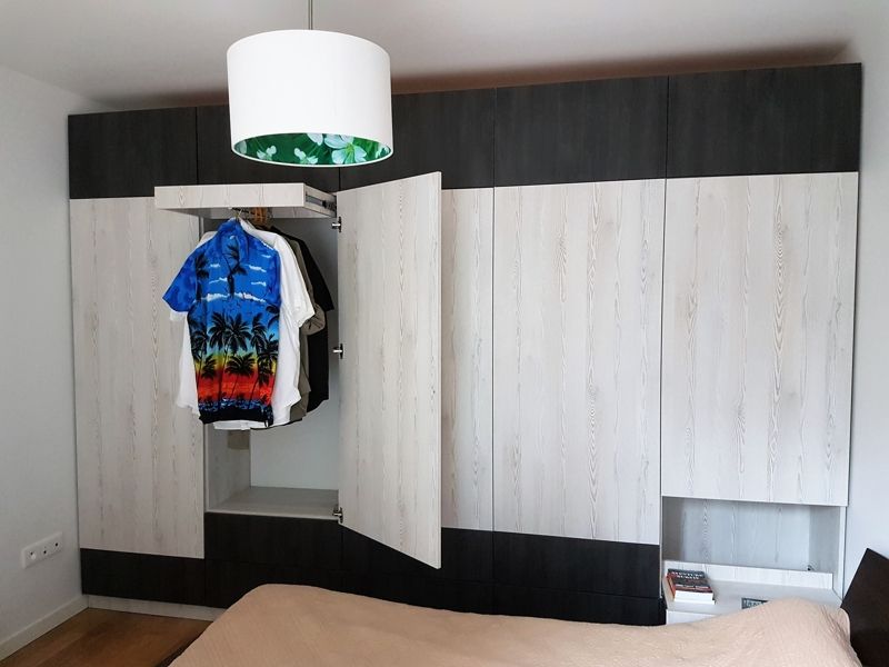 How do you create a modular dressing room using made-to-measure solutions?