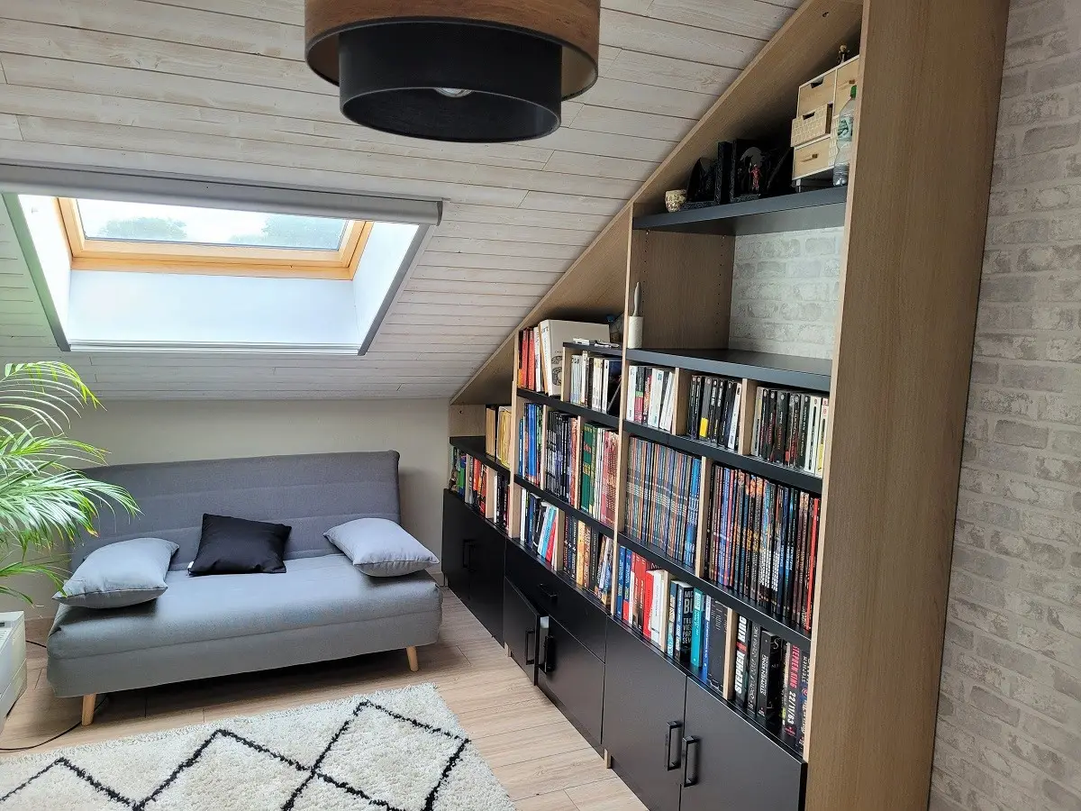 Bibliotheque Sous Mansarde Bois Et Noire 1120