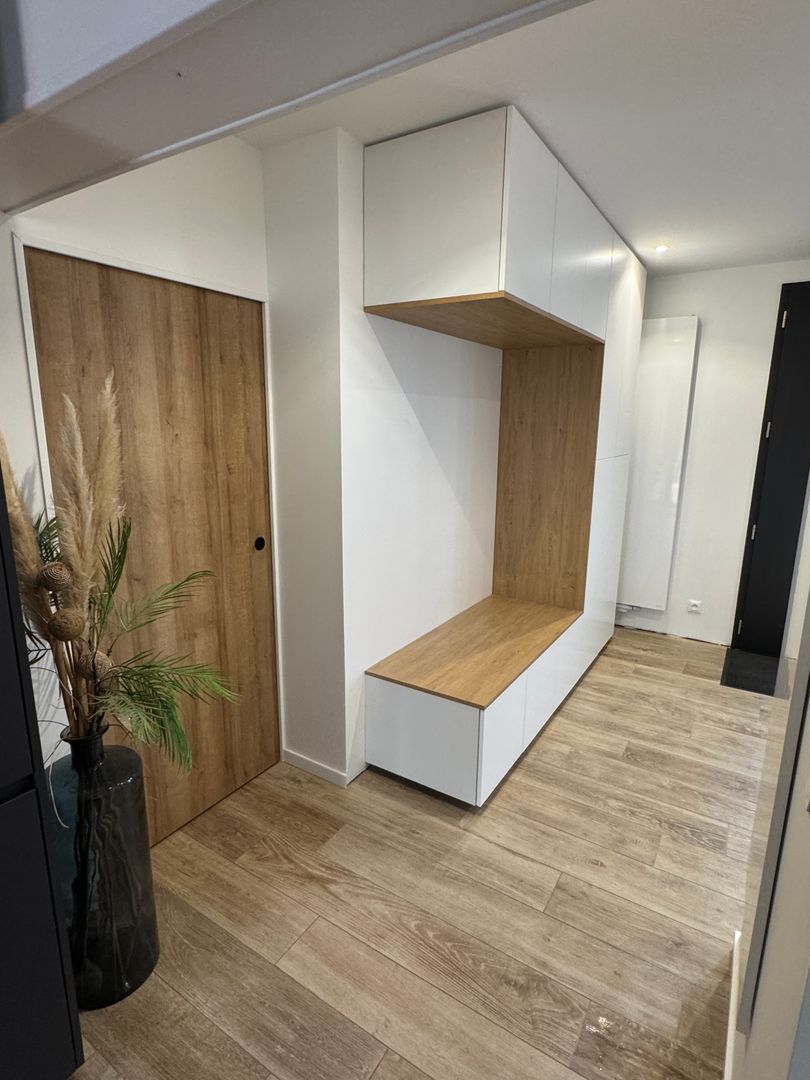 Bespoke Corner Entryway Unit with Seating and Pull-out Wardrobe - Vue 2