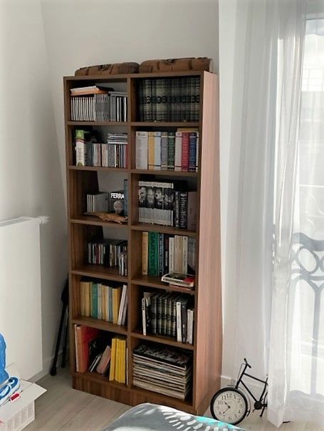 Bibliothèque modulable avec sous pente arrière