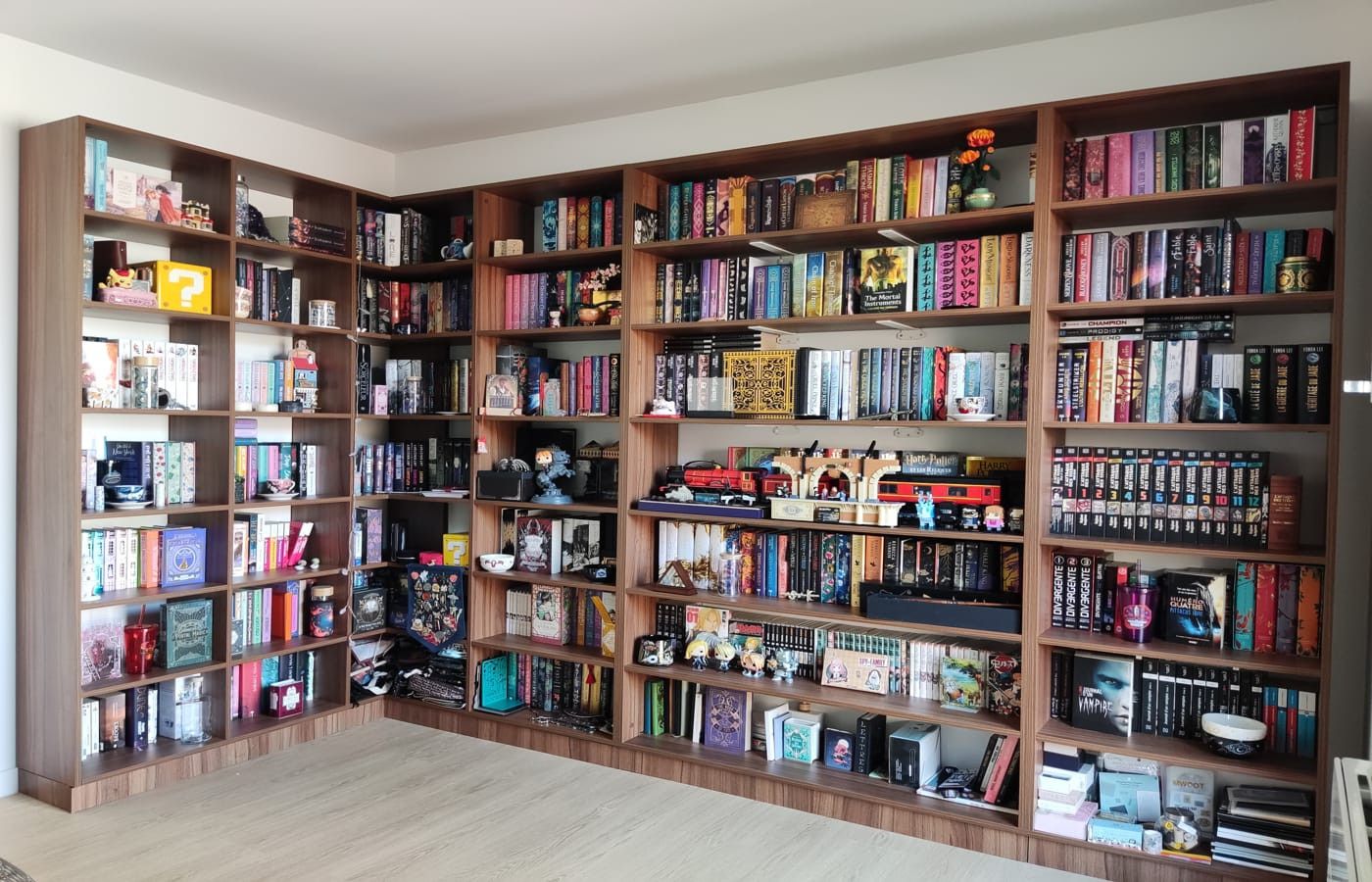 Bibliothèque en angle sur mesure