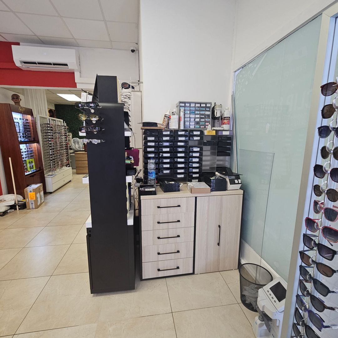 Custom-made multi-unit furniture set for opticians with drawers - Vue 3