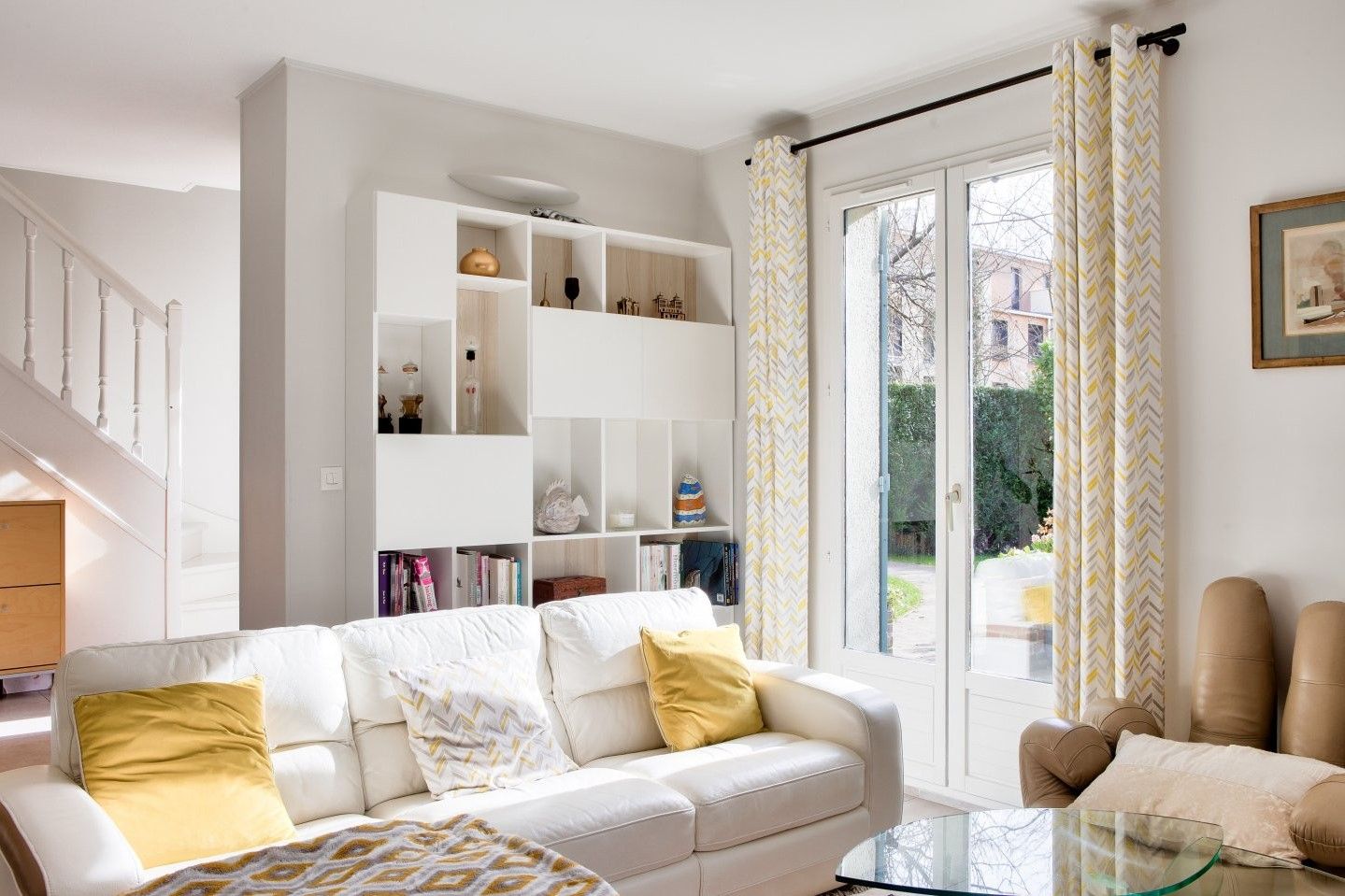 Buffet modulable blanc avec fond en bois