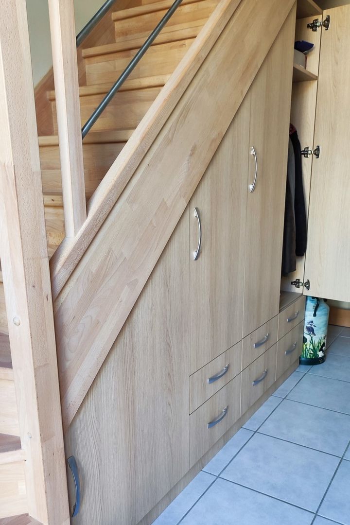 Penderie modulable sous escalier - Vue 1