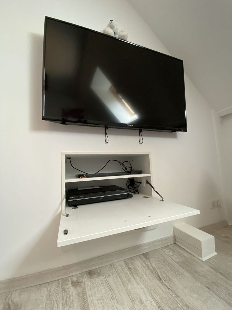 Meuble TV blanc encastré sur mesure - Vue 1