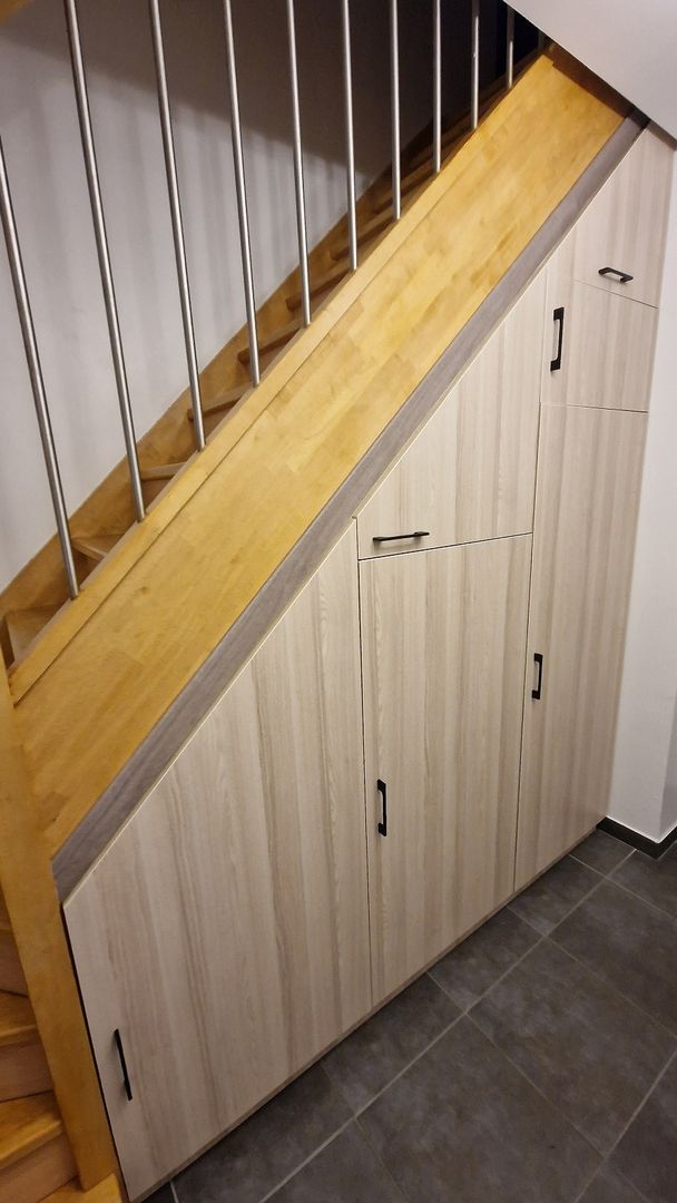 Meuble sous escalier bois