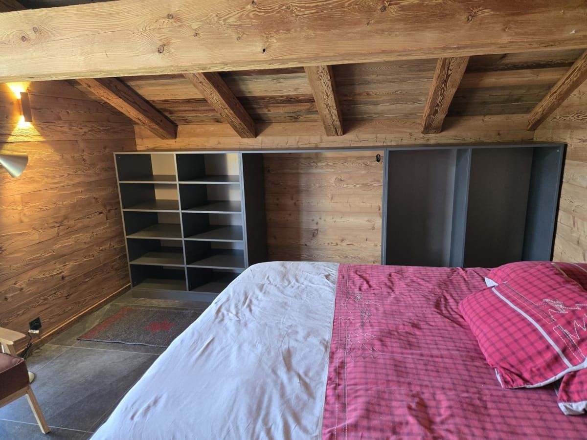 Caisson sur mesure avec étagères