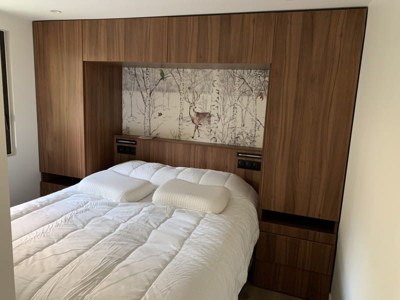 Pont de lit sur mesure couleur bois foncé