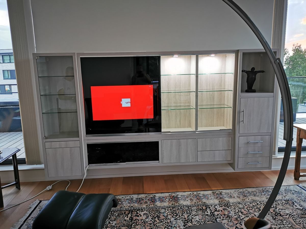 Grand meuble TV suspendu sur mesure - Vue 2
