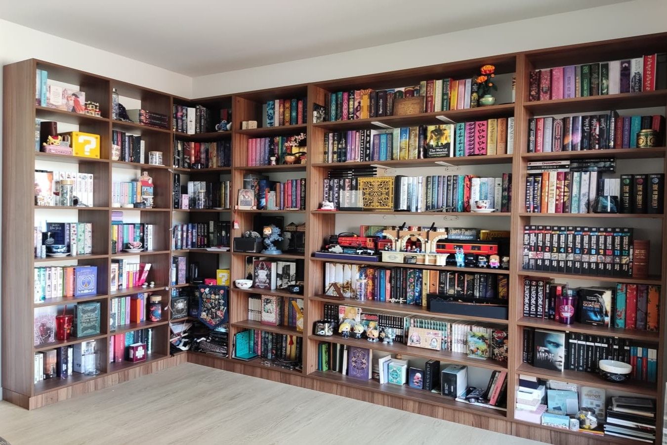 Bibliothèque en angle sur mesure