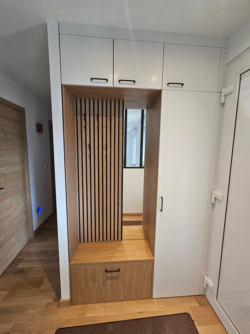 Custom-made hallway unit with bench and integrated cupboards