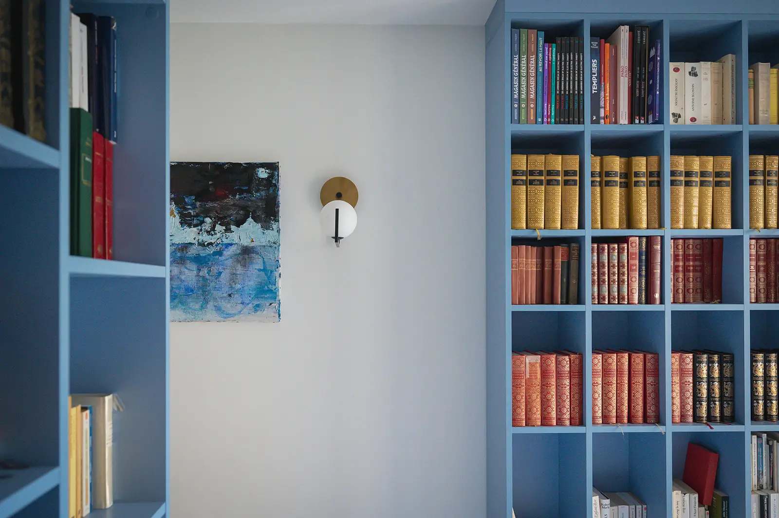Room layout with corner bookcase - Vue 4