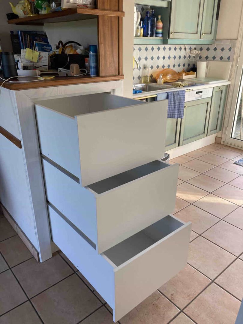 Meuble avec grands tiroirs - Vue 1