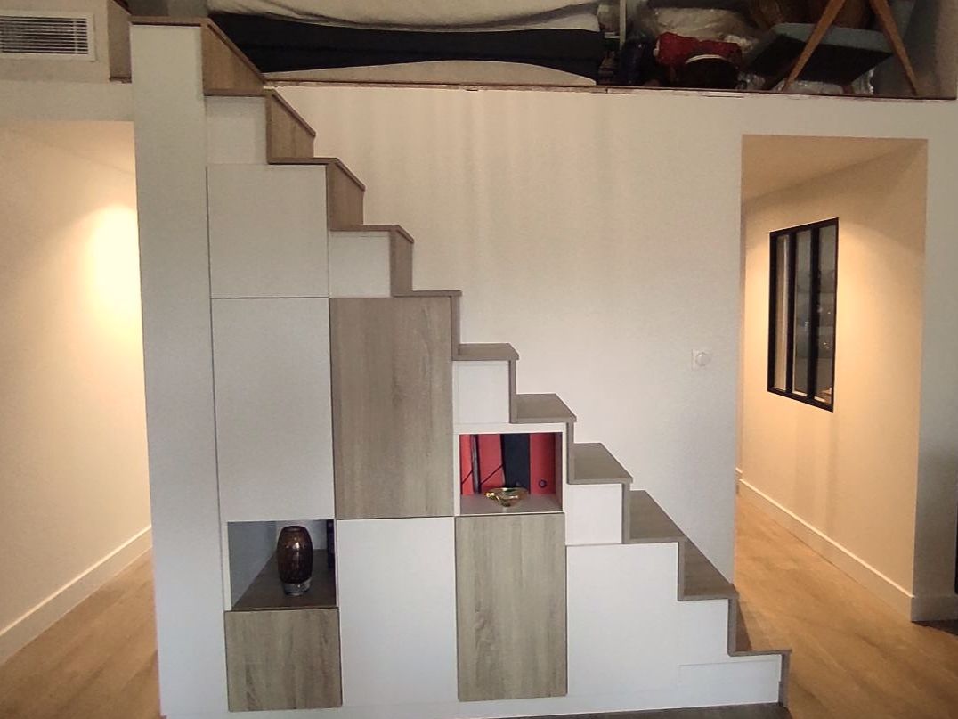 Meuble escalier avec rangement