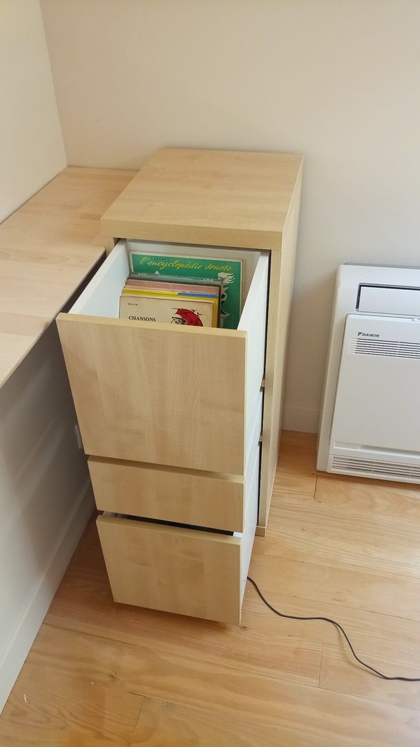 Caissons en bois avec tiroirs sur mesure