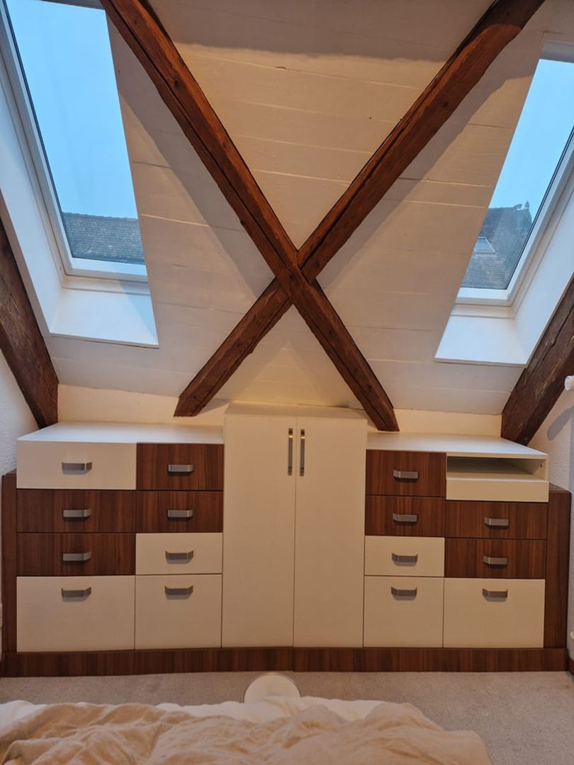 Longue commode de couleur blanche et cerisier locarno