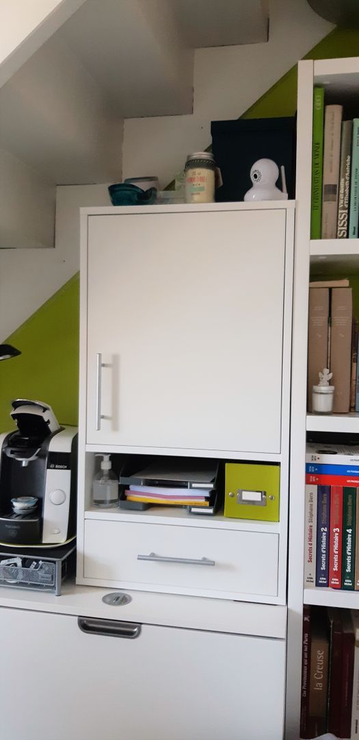 Rangement sur mesure avec portes et tiroirs