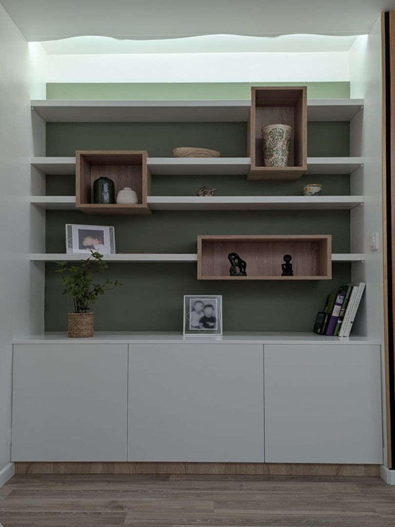 Meuble buffet avec étagères et niches en bois 