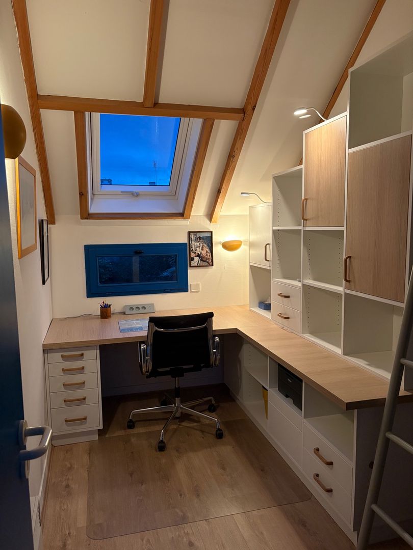 Custom Corner Desk with Storage - Vue 1