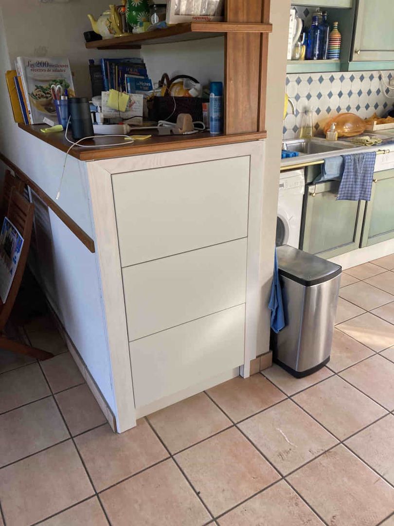 Meuble avec grands tiroirs