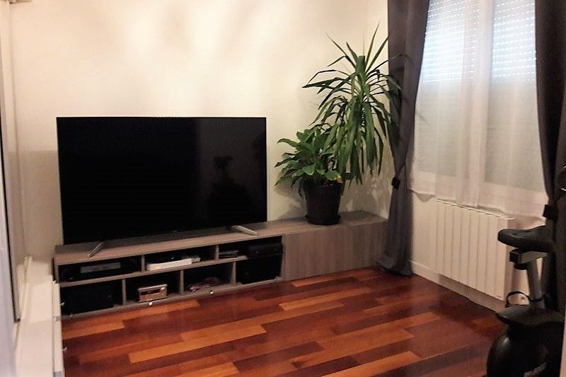 Zweifarbiges Lowboard für Fernseher - Vue 1