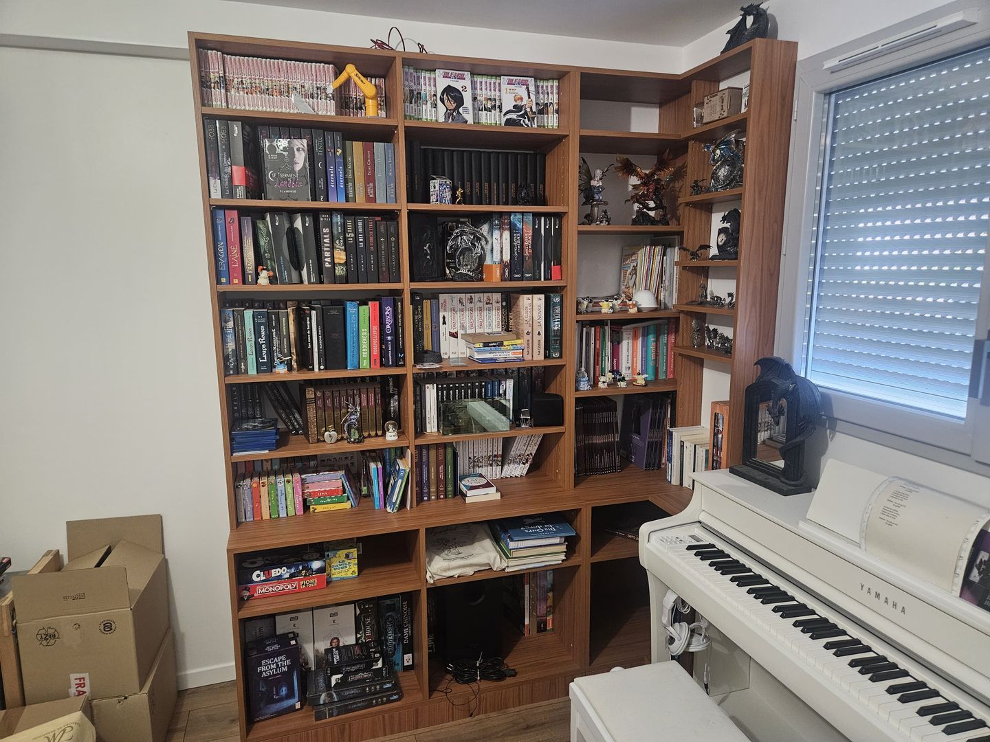 Custom corner bookshelf