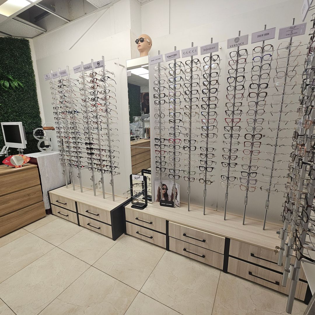 Custom-made multi-unit furniture set for opticians with drawers - Vue 1
