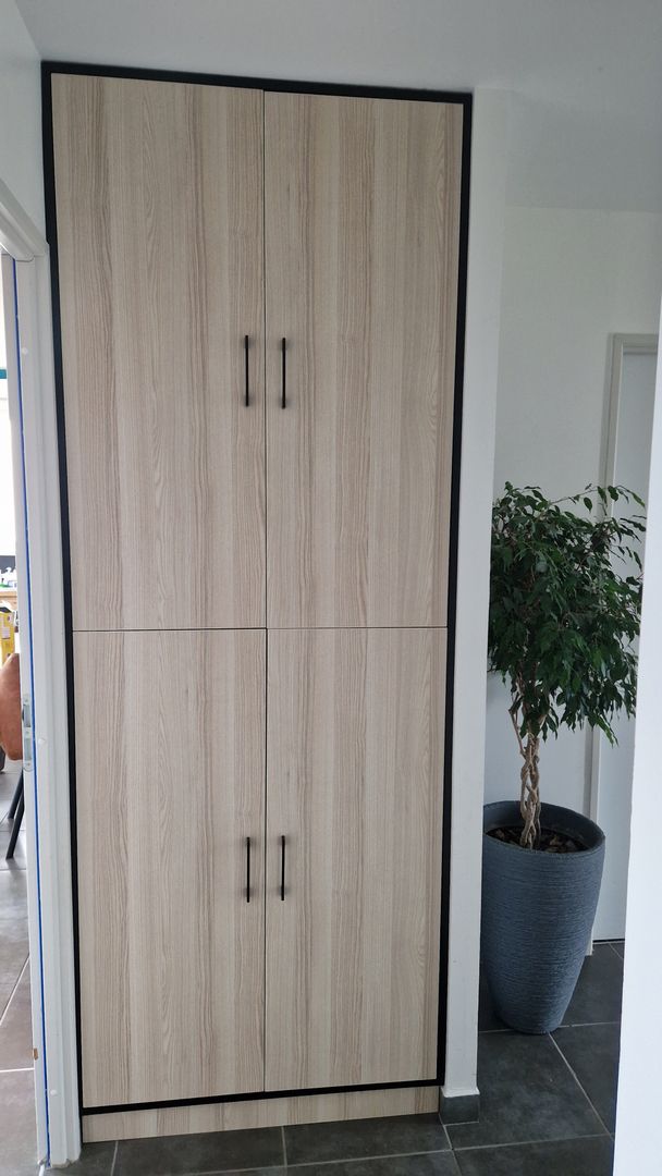 Meuble encastré bois et noir