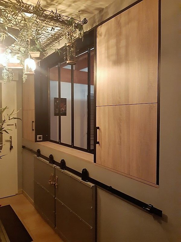 Meuble encastré dans un espace vide