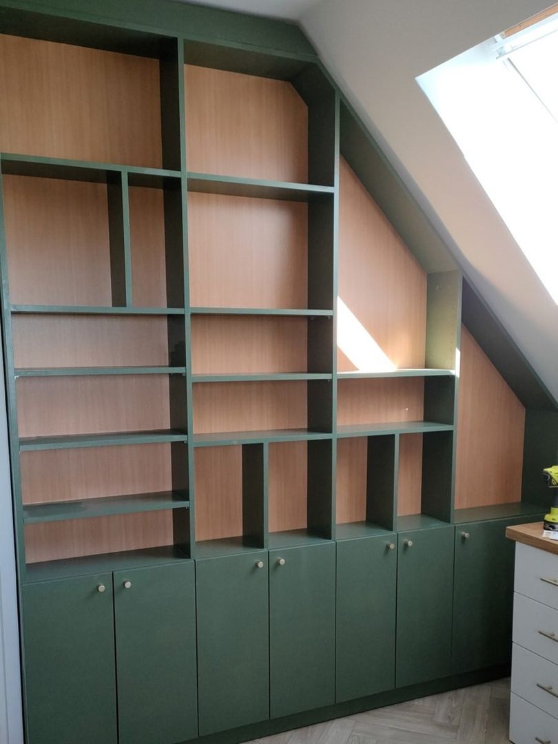 Bibliothèque sous mansarde verte sur mesure - Vue 1