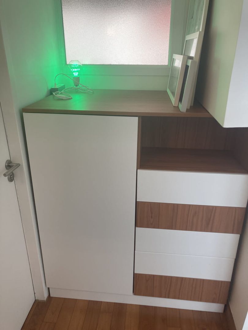 Commode avec tiroirs et penderie