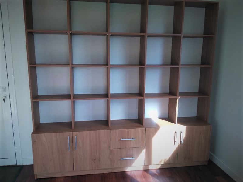 Bibliothèque en bois sur mesure - Vue 2