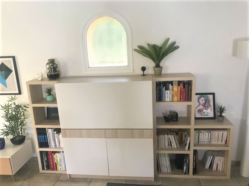 Bibliothèque et bureau d'appoint sur mesure 