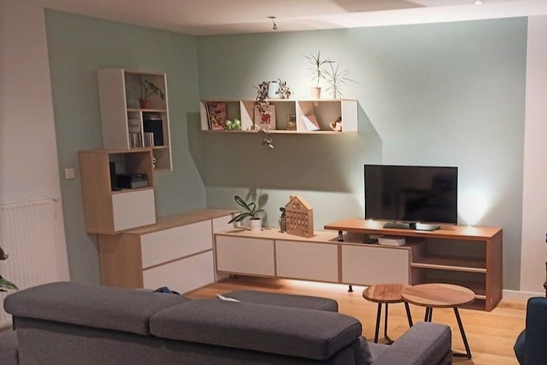 Maßgefertigte, unkonventionelle Wohnzimmergestaltung