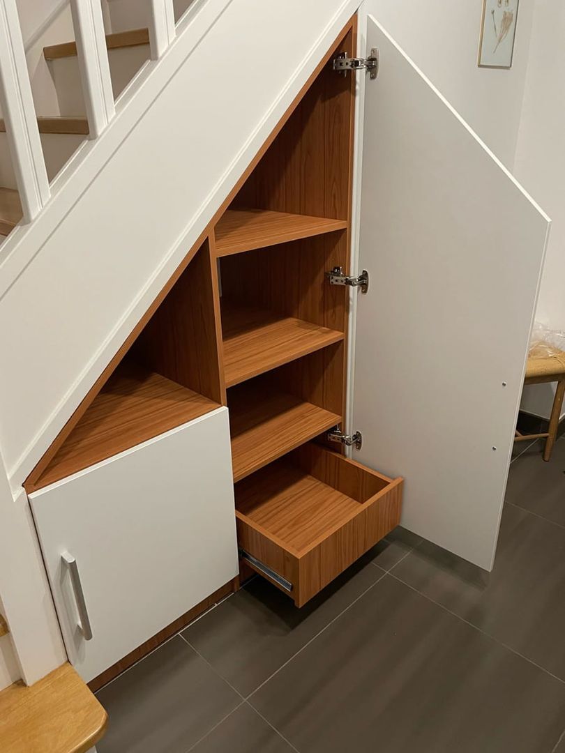 Meuble sous escalier sur mesure - Vue 1