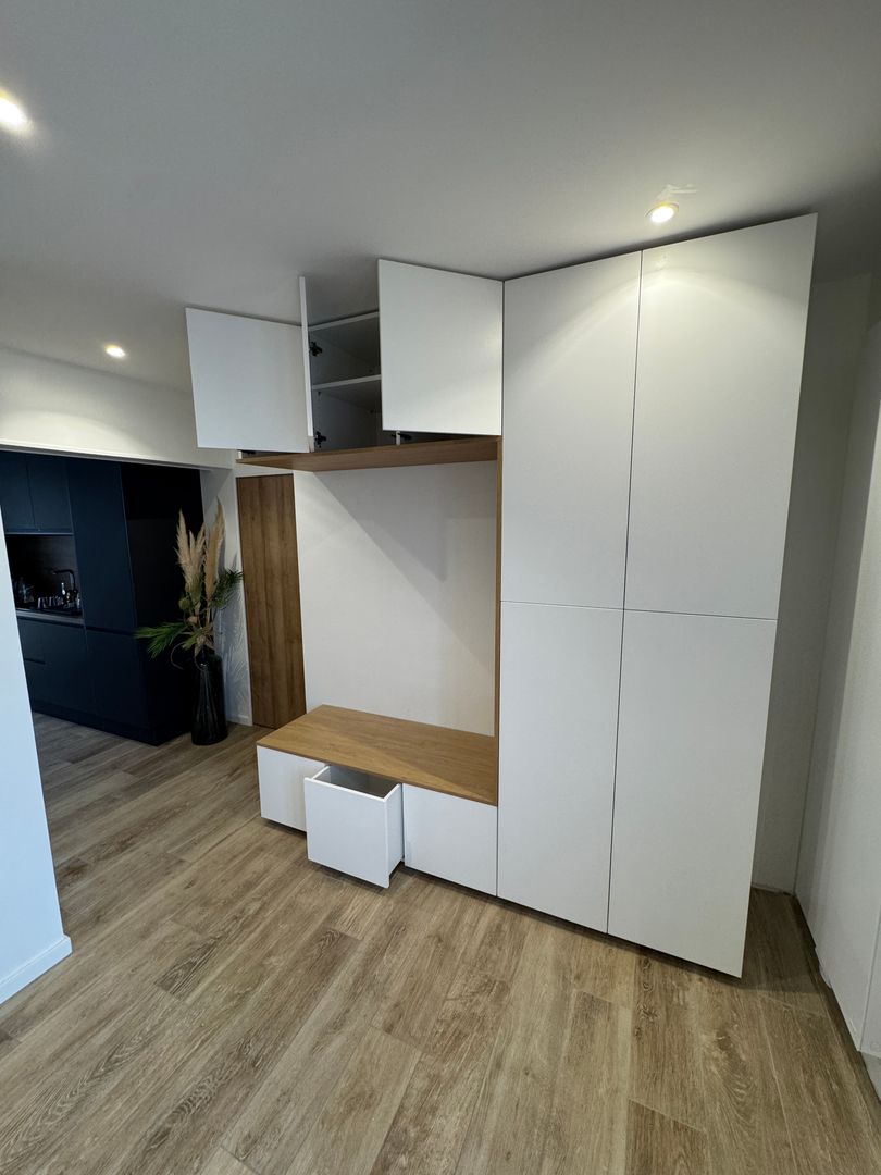 Bespoke Corner Entryway Unit with Seating and Pull-out Wardrobe - Vue 5