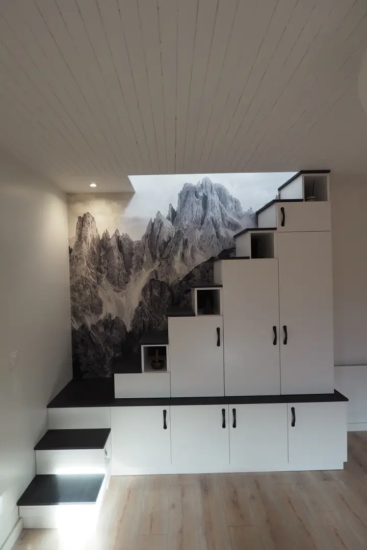 Custom Quarter-Turn Staircase Furniture