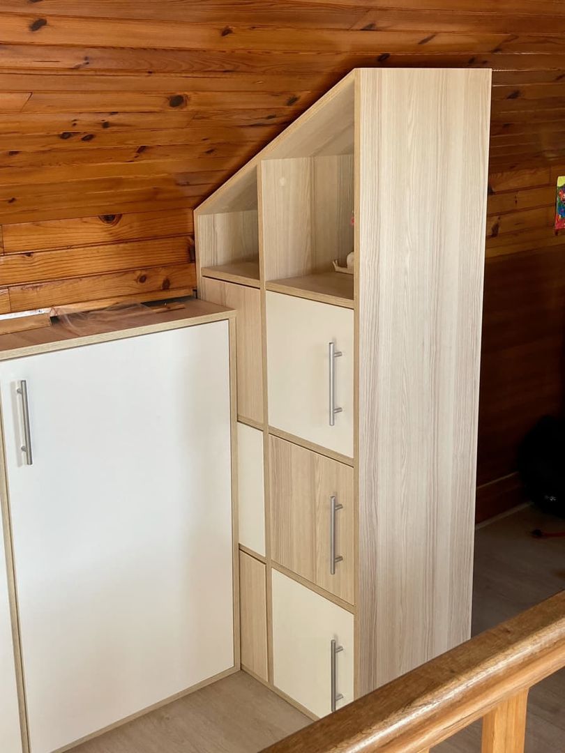 Meuble sous pente bois et blanc