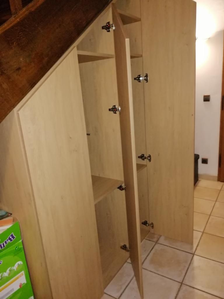 Placard sous pente en bois