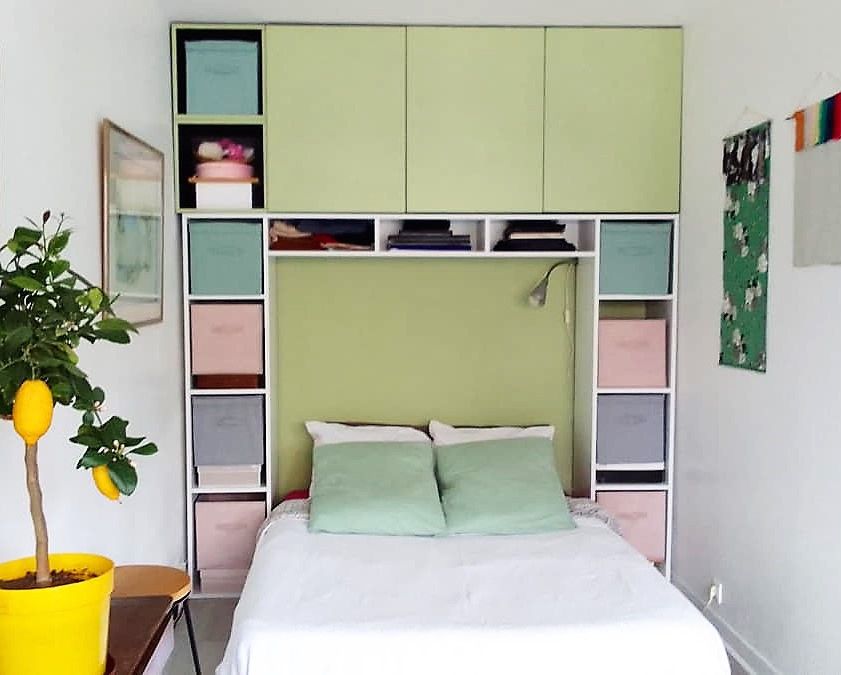 Tête de lit avec divers rangements