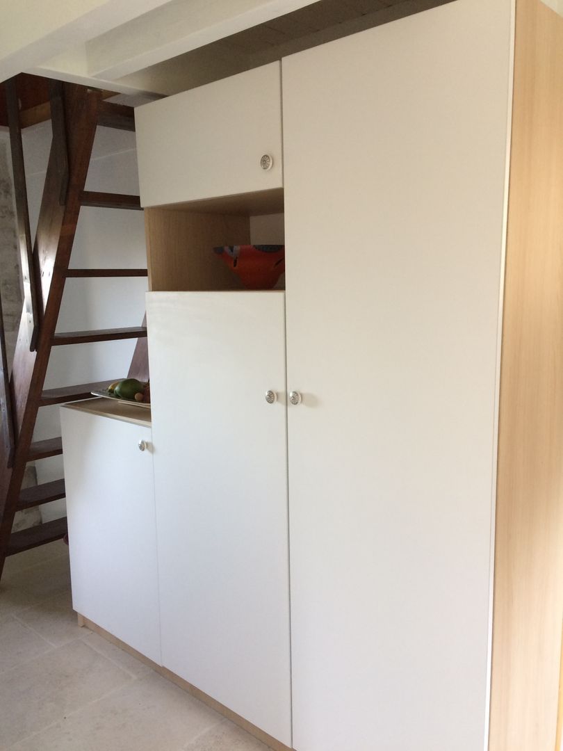 Meuble sous escalier droit