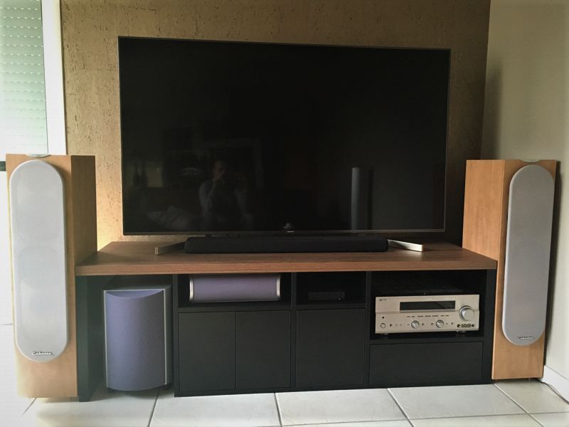 Meuble télé noir et plateau bois