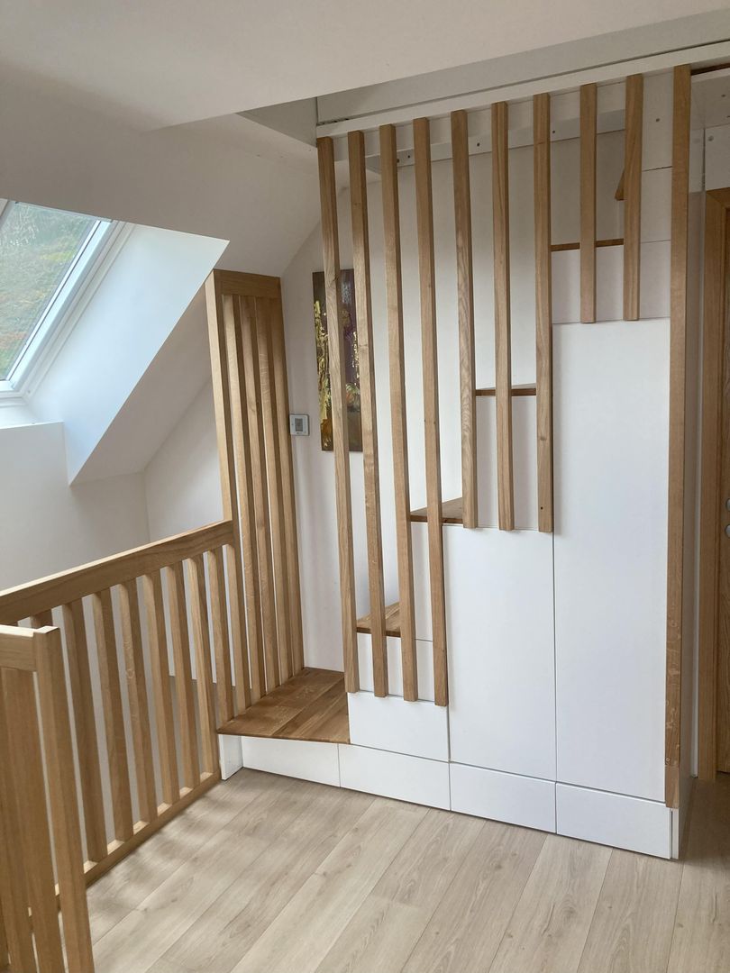 Meuble escalier sur mesure bois et blanc