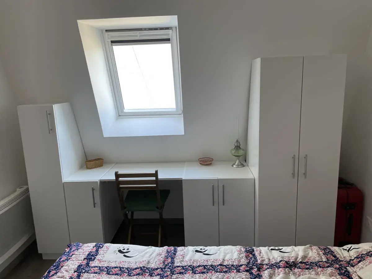 Bureau sur mesure avec rangements 